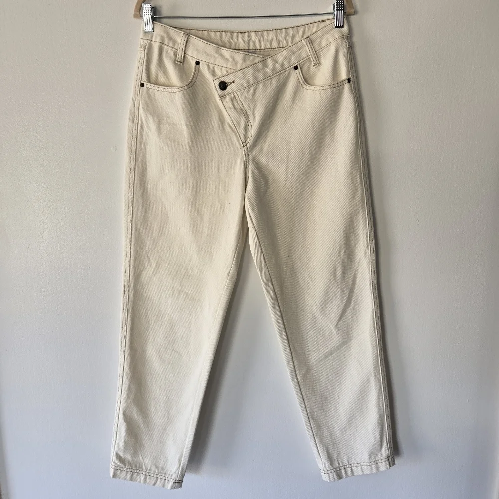 Future Collective Ivory White Overlap Mid Rise Tapered Leg Denim Jeans Size 6